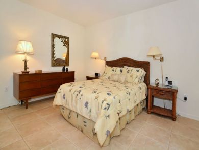 Bedroom with Full Bed